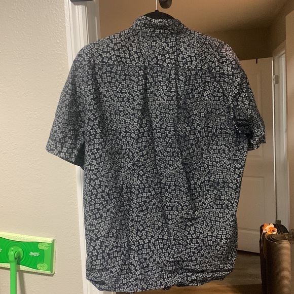 Denim Jacket from F21 along with Casual collar shirt from H&M - Picture 5 of 5